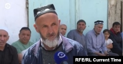 In the Tajik village of Chorkukh, the only son of Khoshim Khomroyev was one of those killed during the April 2021 fighting with Kyrgyzstan. “He wanted to defend his homeland,” commented Khomroyev, as male villagers sat along the street to pray for Chorkukh’s victims