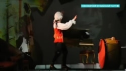 Худрука Новосибирского театра уволили с должности после доноса актера, поддерживающего войну против Украины