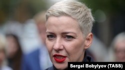 Belarusian opposition activist Maryya Kalesnikava arrives for questioning at the Investigative Committee in Minsk on August 27, 2020.