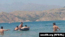 Ежегодно в знойные дни ташкентцы прячутся от жары на берегу Чарвакского водохранилища