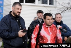 Blogger Uladzimir Tsyhanovich (right) and Syarhey Tsikhanouski (left) in Minsk in October 2019