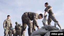 Строительство дамбы в селе Тепличное в Северо-Казахстанской области