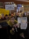 Парламент Латвии принял решение о выходе из Стамбульской конвенции. В Риге прошли протесты против этого решения
