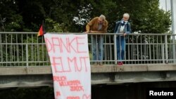 Транспарант "Спасибо Гельмут" в Шпейере