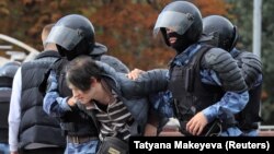 Police have shut off many areas in central Moscow. 