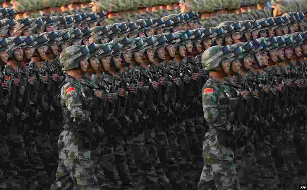 Китайские парады славятся своей синхронностью, и этот не стал исключением