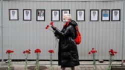 Russian Medical Students Fill Gaps In COVID-19 Battle