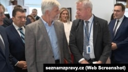 Петр Павел и Петр Коларж (справа)