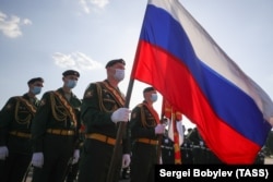 Servicemen from Russia's 4th Guards Kantemirovskaya Tank Division during a June 11, 2020 military parade in the Moscow region
