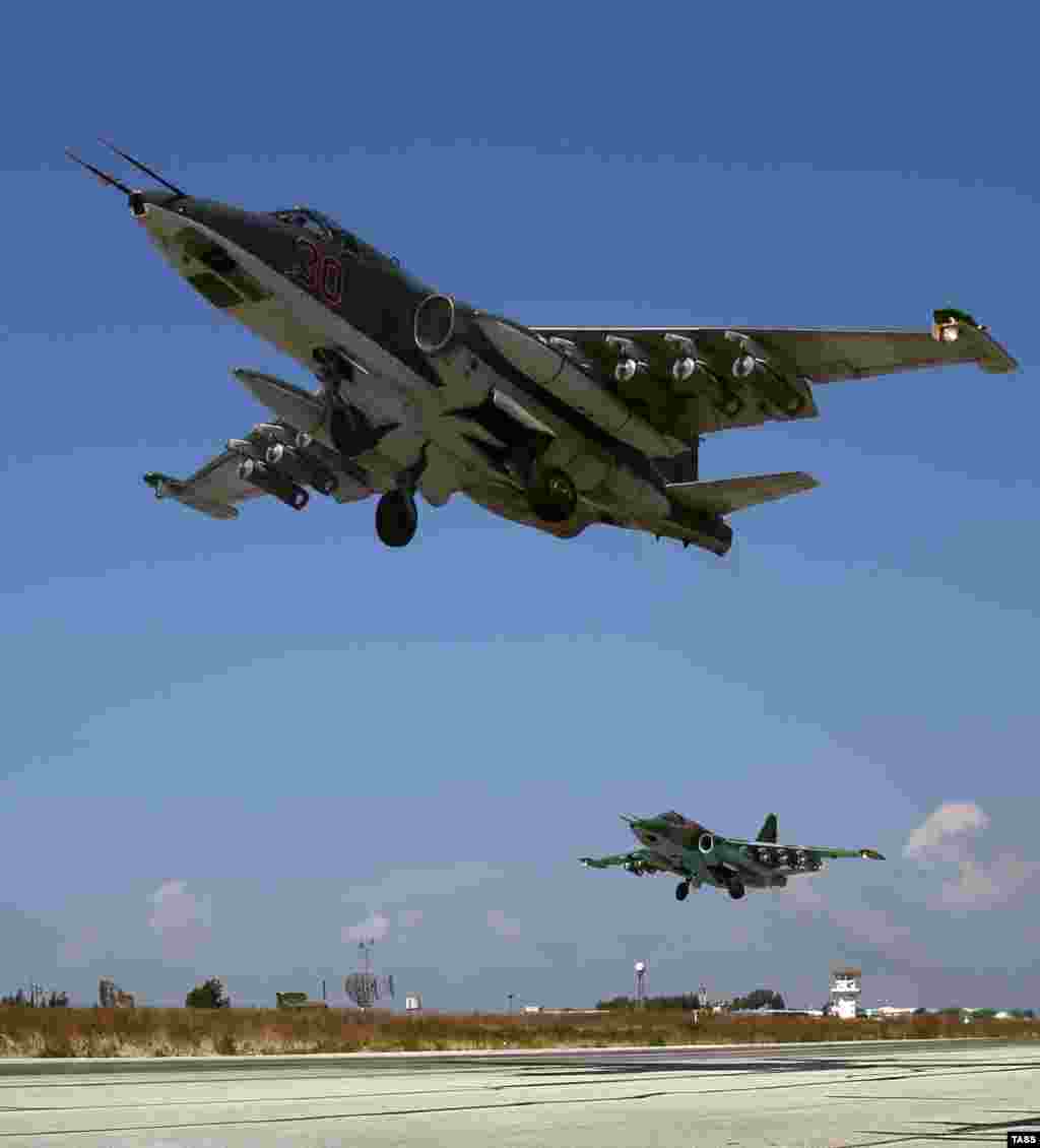 30 сентября 2015 года&nbsp;Россия начала бомбардировки в Сирии. Кремль заявляет, что наносит удары по целям &quot;Исламского Государства&quot;, на Западе считают, что это не так.